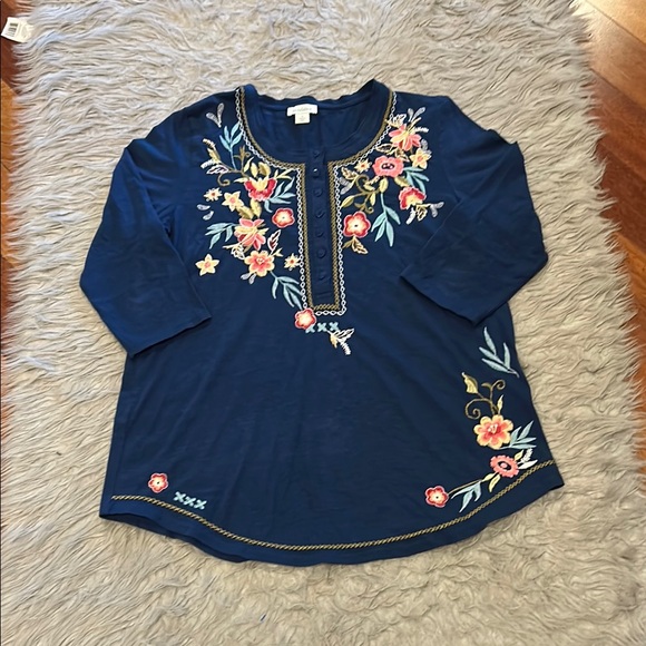Anthropologie Tops - Sundance Navy Blue Quarter Sleeve Short with Floral Embroidery‎